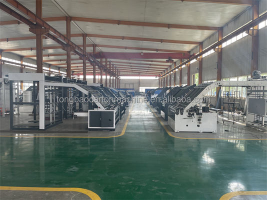 Tipo de embalaje de película Máquina de laminación con flauta para la fabricación de cajas de cartón de cartón