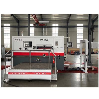 Máquina de corte automático de alta precisión 1500 para la producción de cajas de cartón