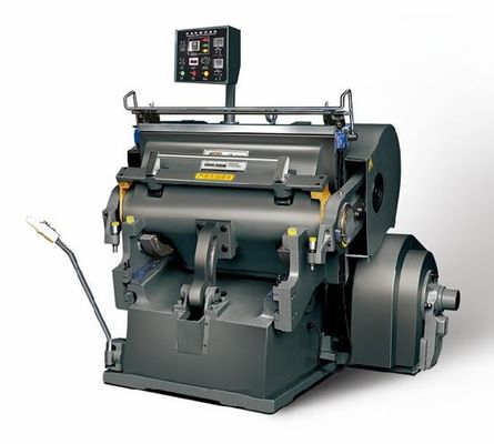 Máquina semiautomática de corte por die plataforma plana para una producción suave y precisa