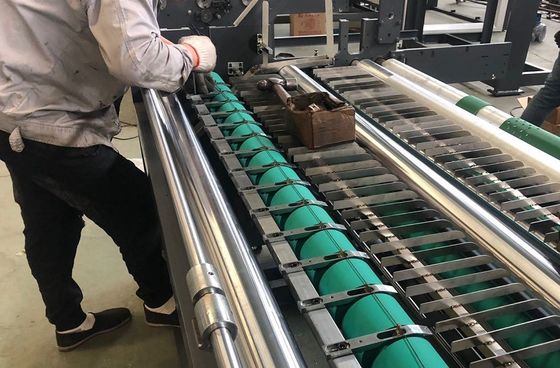 Máquina laminadora automática de flauta de 400 mm versátil para diversas aplicaciones