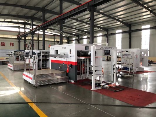 Máquina de corte de papel ondulado a presión de cama plana semiautomática con suministro completo de eliminación de residuos
