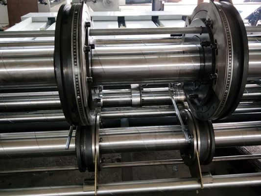 Máquina de corte de esquina semiautomática asequible con función de corte