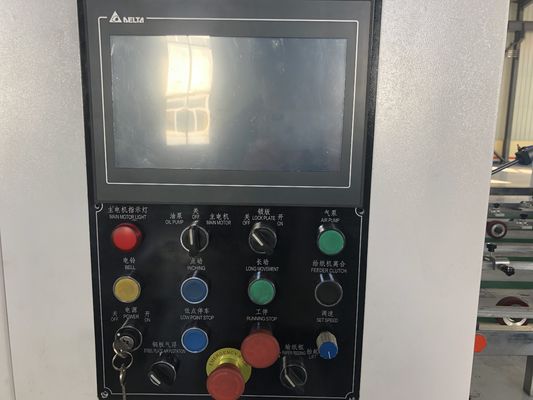 Máquina automática de corte y crecimiento de piezas de piezas planas onduladas de 380 V