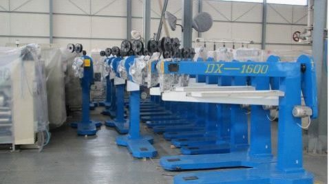 Simplifique su proceso de embalaje con la máquina de grapaje de cajas de cartón