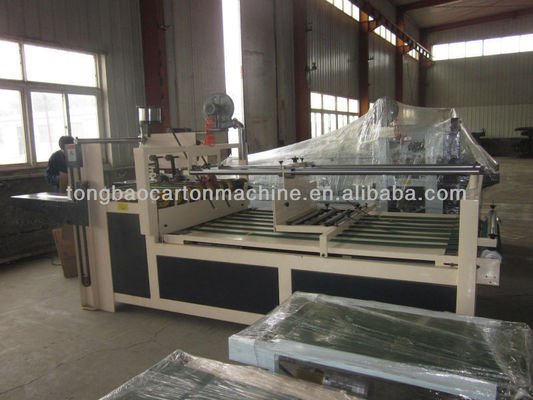 Máquina de limpieza de carpetas semiautomática para productos de 900 mm de ancho 40 M/min Velocidad directa