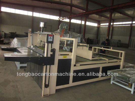 Máquina de limpieza de carpetas semiautomática para productos de 900 mm de ancho 40 M/min Velocidad directa